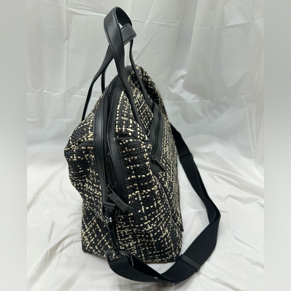 Away Black & White Women Bag Carry On 16 inches - Picture 3 of 14